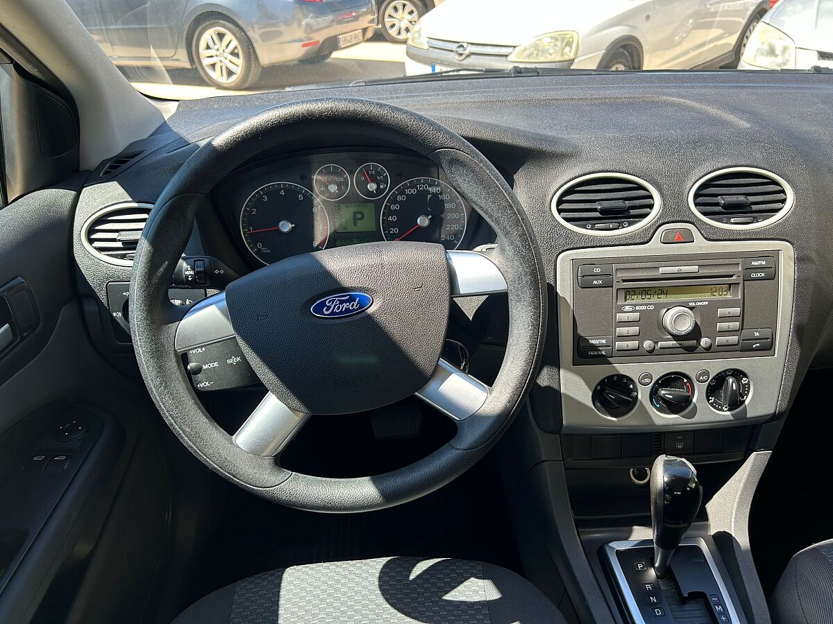 FORD FOCUS TREND 1.6 AUTO SPANISH LHD IN SPAIN ONLY 60000 MILES SUPERB 2007